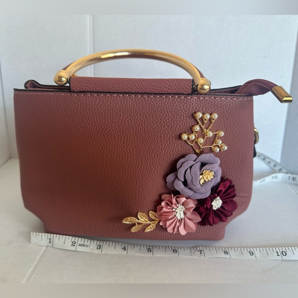 Downupdown Women's Floral 3D Handbag - Picture 2 of 8
